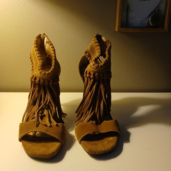 Chinese Laundry Woman's Cowgirl Open Toe Fringed size 8 Sandal Stilleto Heel - Picture 5 of 5
